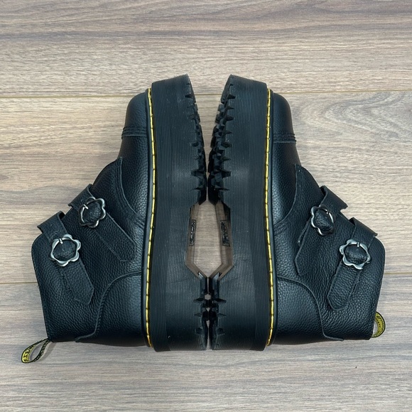 Dr. Martens Devon Flower Buckle Leather Platform Boots in Black Size 8.5 - Picture 8 of 16